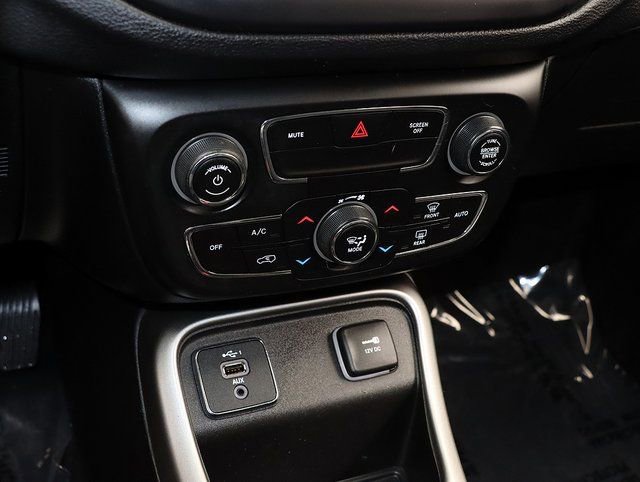 Used 2019 Jeep Compass Latitude image 19