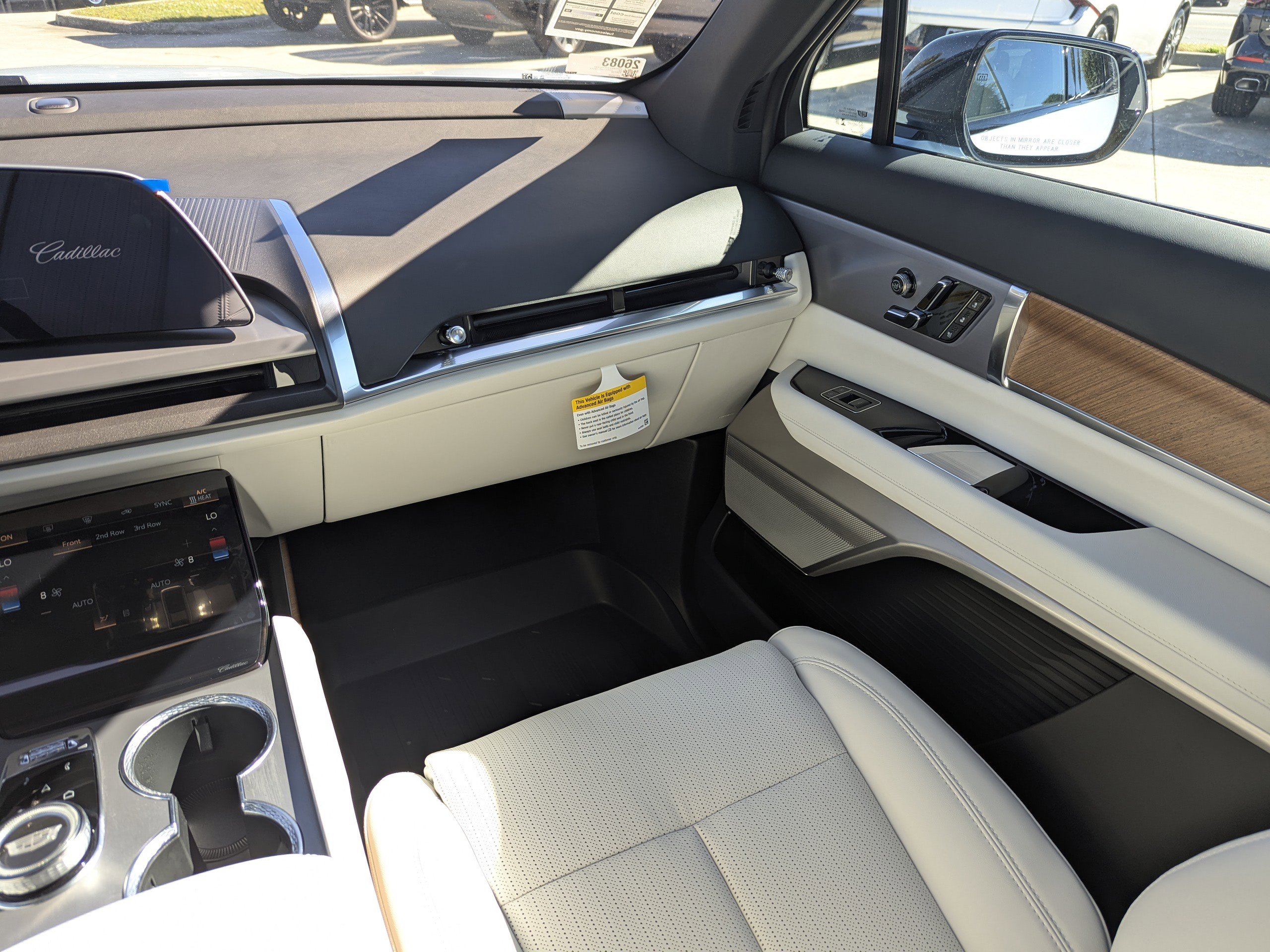 New 2026 Cadillac Vistiq Luxury w/ LPO, Floor Liner Package AWD/4WD image 17