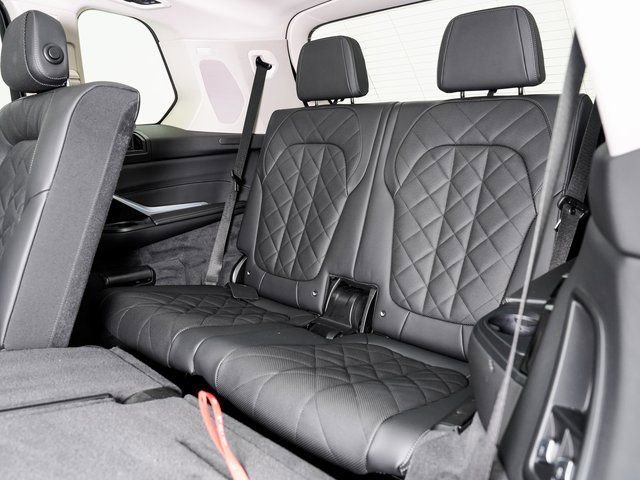 Used 2026 BMW X7 xDrive40i image 26