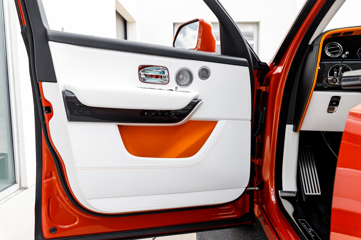 Certified 2026 Rolls-Royce Cullinan Black Badge AWD/4WD image 20