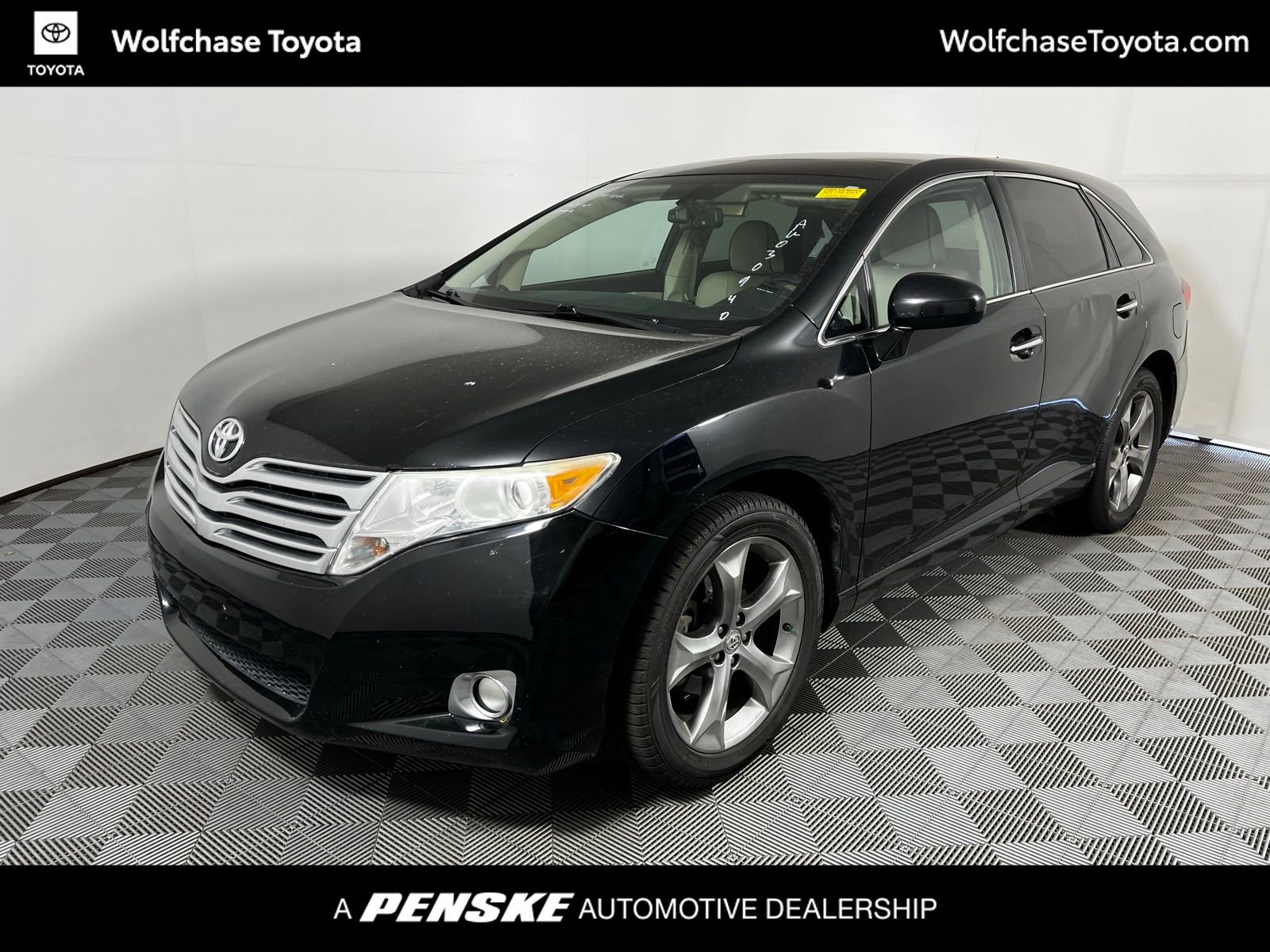 Used 2010 Toyota Venza image 1