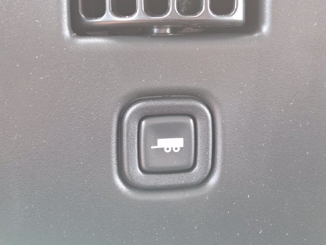 New 2026 GMC Savana 3500 w/ Driver Convenience Package RWD image 4
