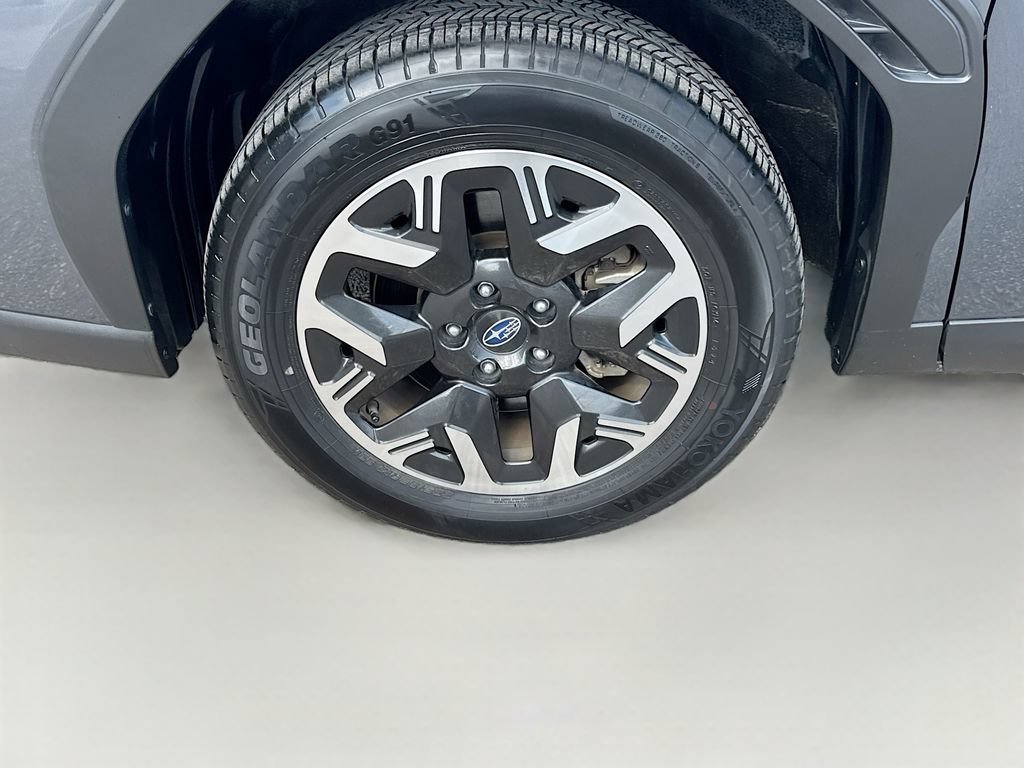 Certified 2025 Subaru Forester AWD/4WD image 39