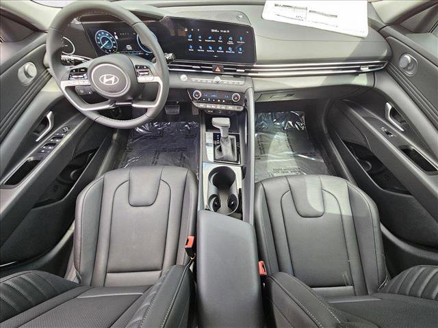 New 2025 Hyundai Elantra Limited image 17