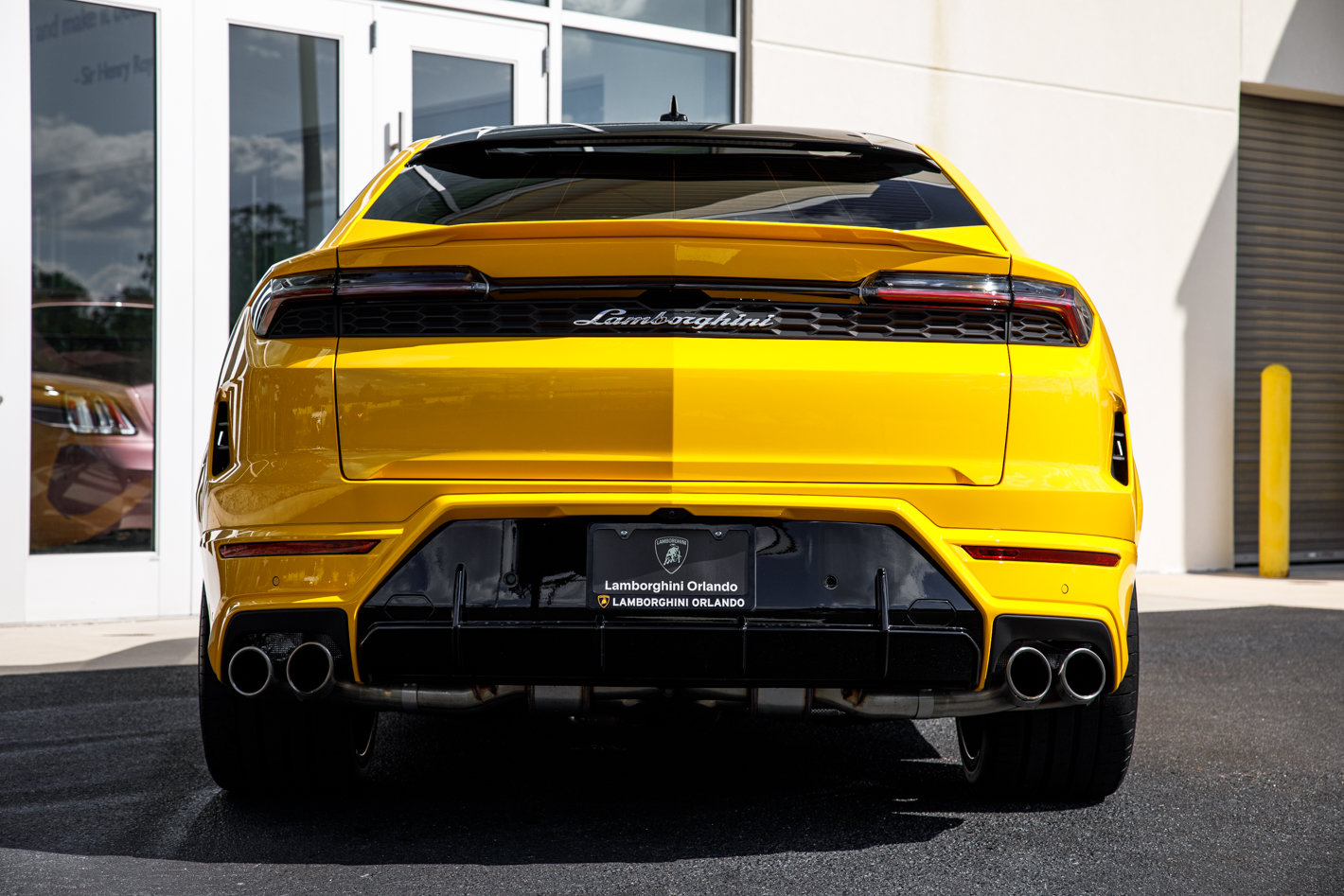 Used 2025 Lamborghini Urus SE AWD/4WD image 15