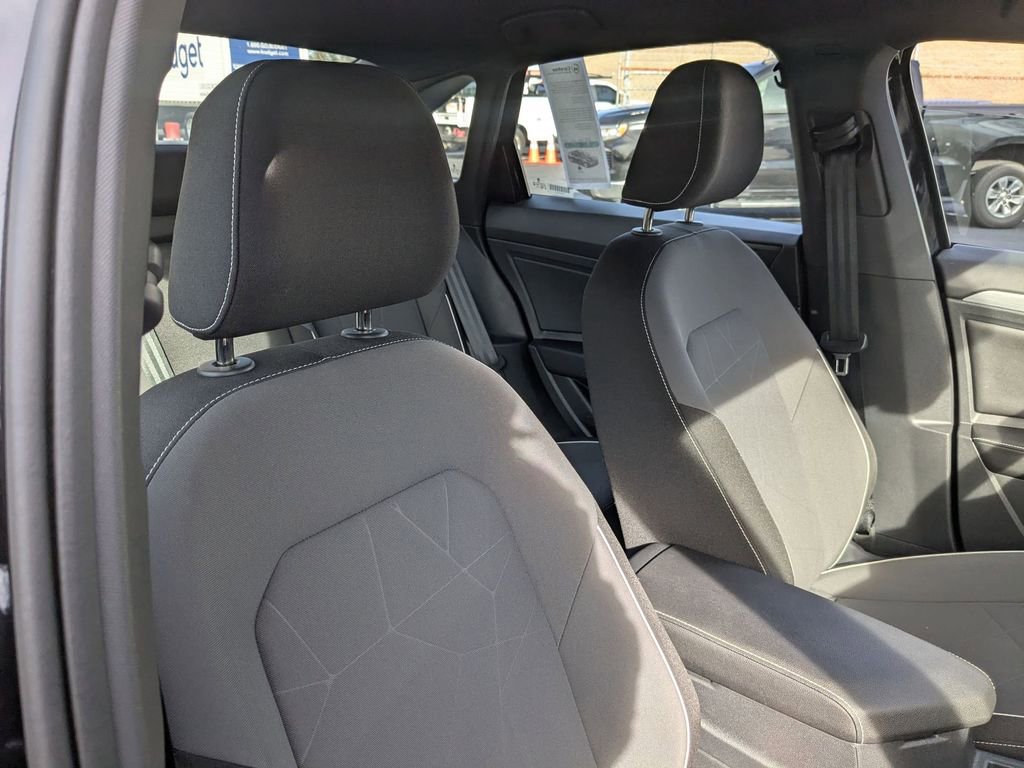 Used 2025 Volkswagen Jetta Sport image 29