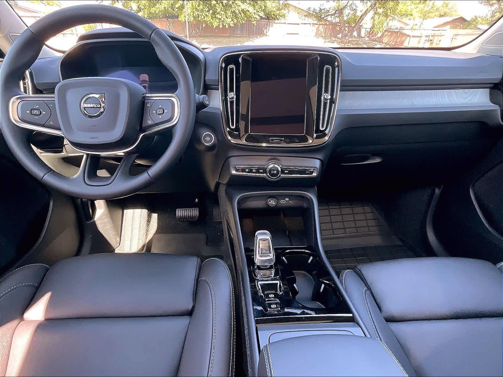 New 2026 Volvo XC40 B5 Ultra w/ Protection Package Premier AWD/4WD image 7