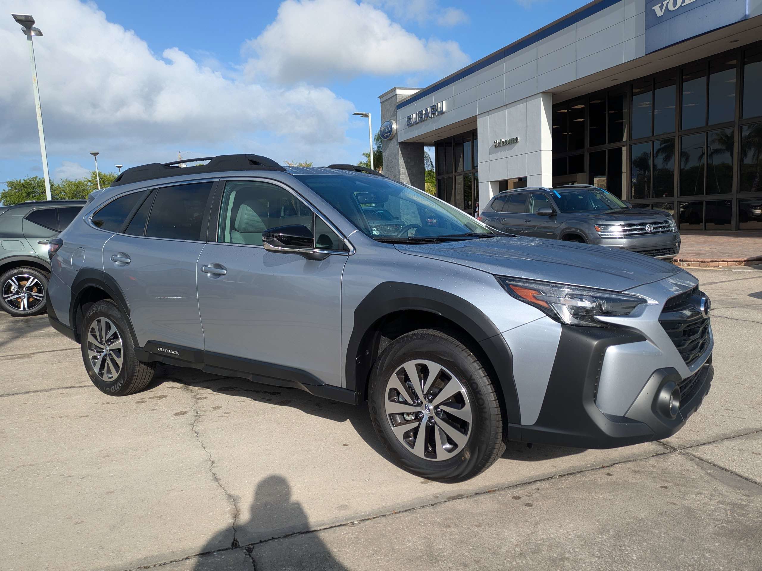 Certified 2025 Subaru Outback Premium w/ Popular Package #1A image 2