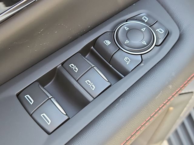 New 2026 GMC Yukon AT4 Ultimate AWD/4WD image 15