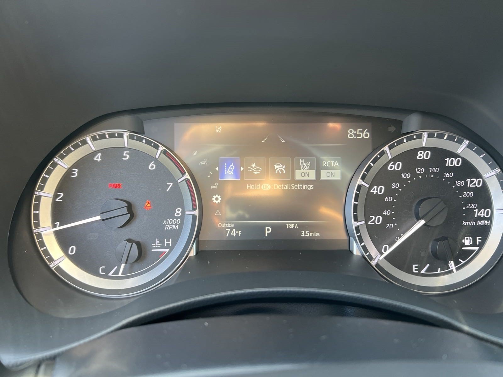 New 2024 Toyota Highlander LE FWD image 18