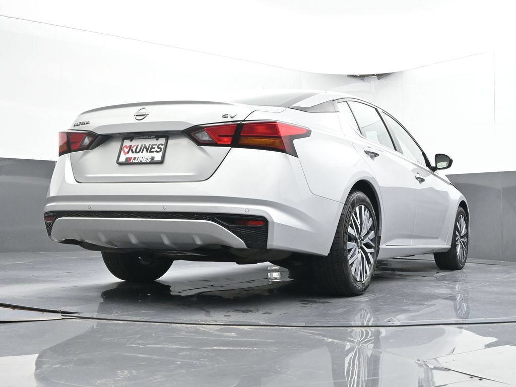 Used 2024 Nissan Altima 2.5 SV FWD image 31