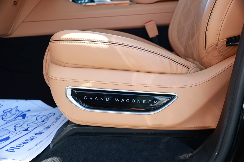Used 2022 Jeep Grand Wagoneer Series III AWD/4WD image 23
