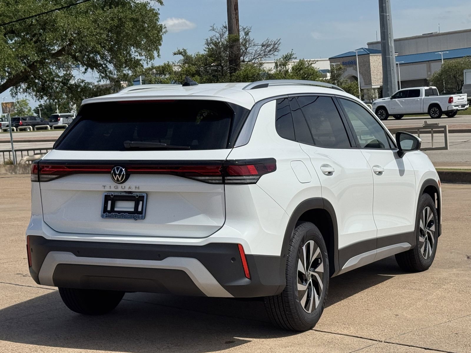 New 2026 Volkswagen Tiguan S FWD image 5