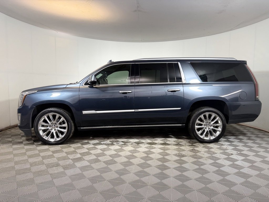 Used 2019 Cadillac Escalade ESV Platinum image 3