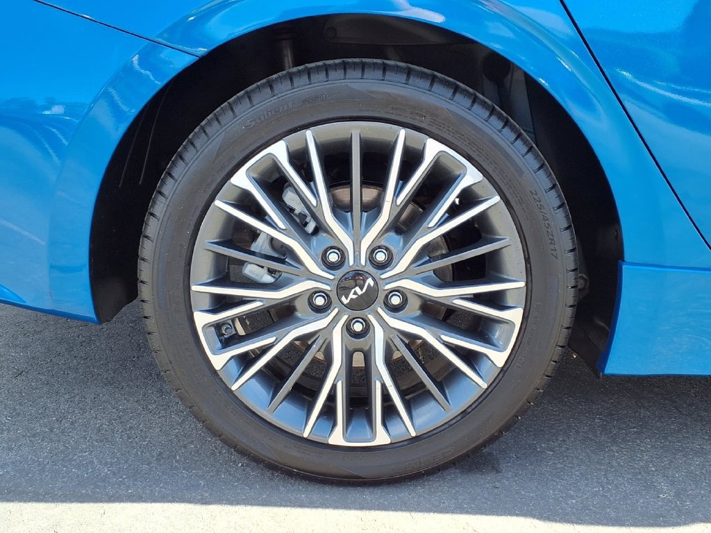 Certified 2023 Kia Forte GT-Line w/ GT-Line Technology Package FWD image 9