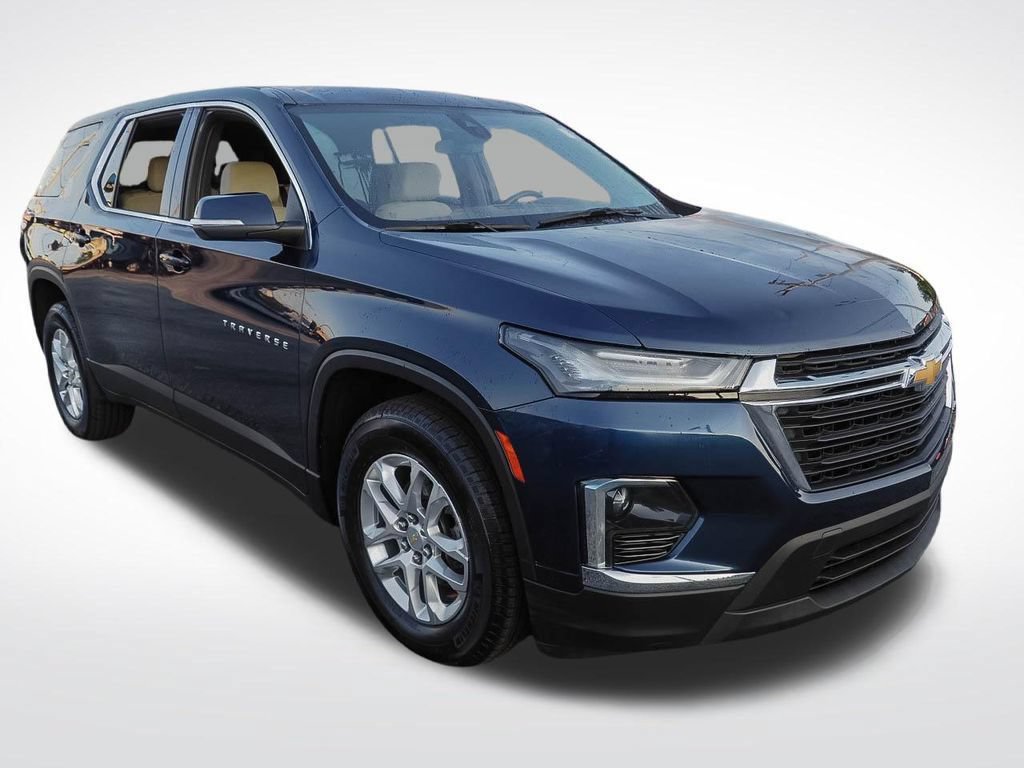 Certified 2023 Chevrolet Traverse LS w/ Safety Package FWD image 3