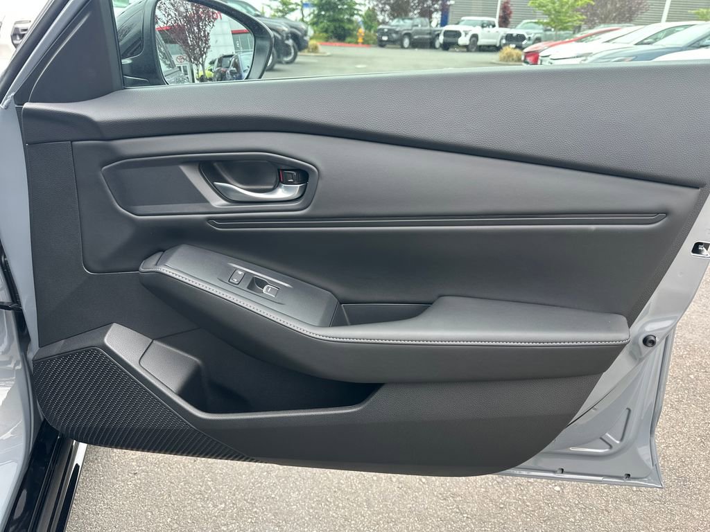 Used 2025 Honda Accord Sport image 16