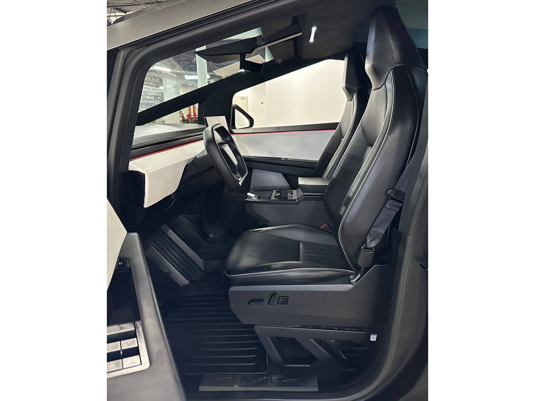 Used 2024 Tesla Cybertruck AWD Crew Cab image 19