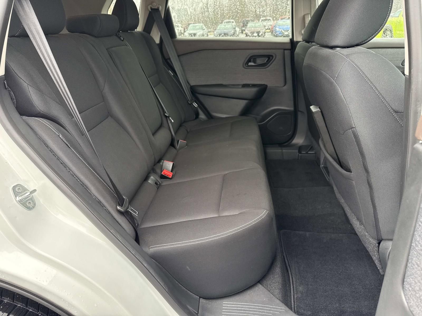 Used 2023 Nissan Rogue S image 26