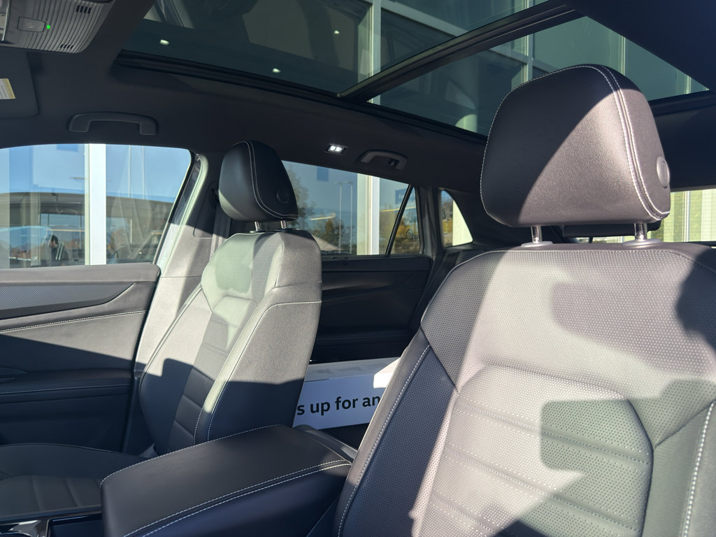 New 2026 Volkswagen Atlas Cross Sport SEL R-Line image 8