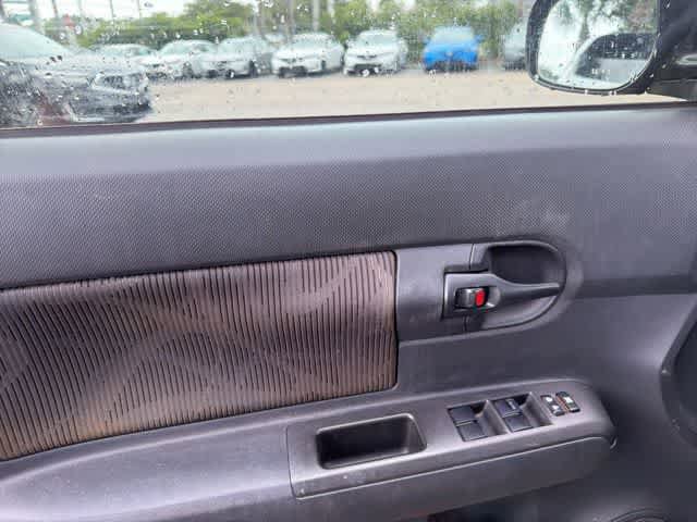 Used 2013 Scion xB FWD image 20