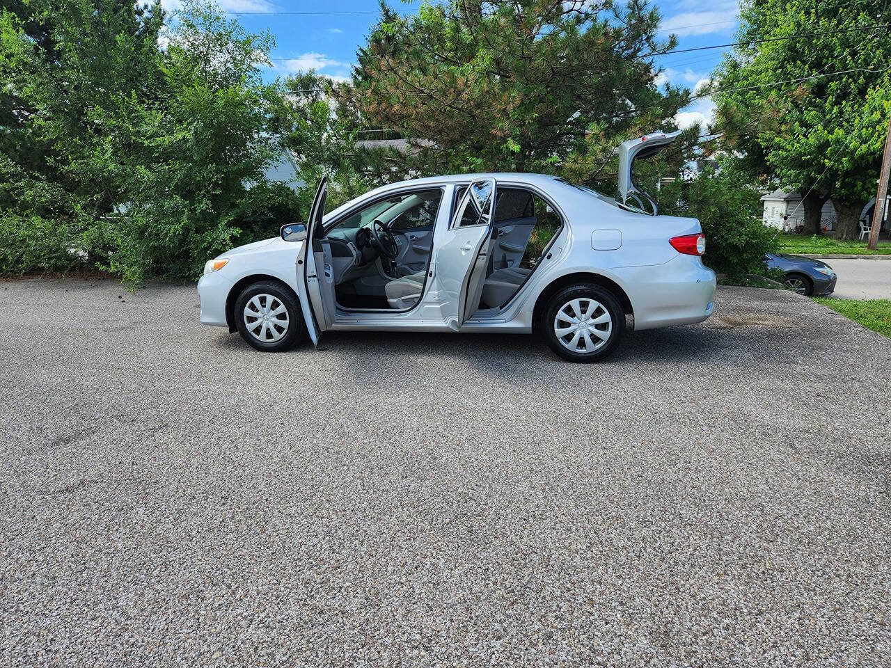 Used 2013 Toyota Corolla L FWD image 8
