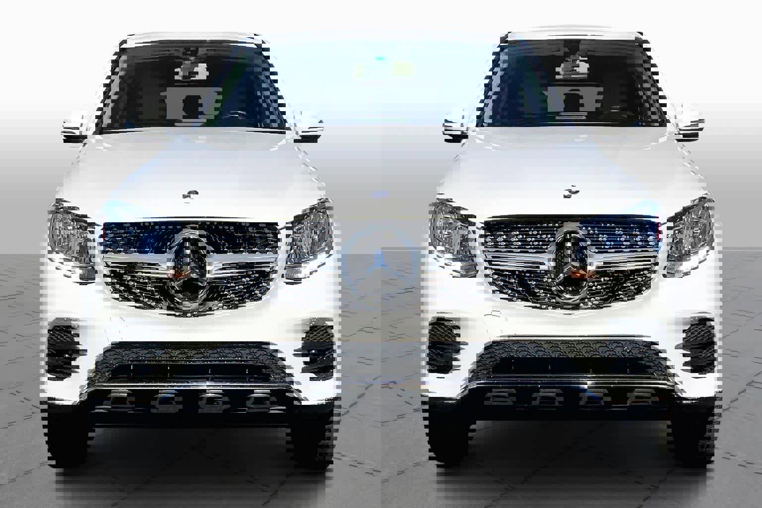 Used 2017 Mercedes-Benz GLC 300 4MATIC Coupe image 3