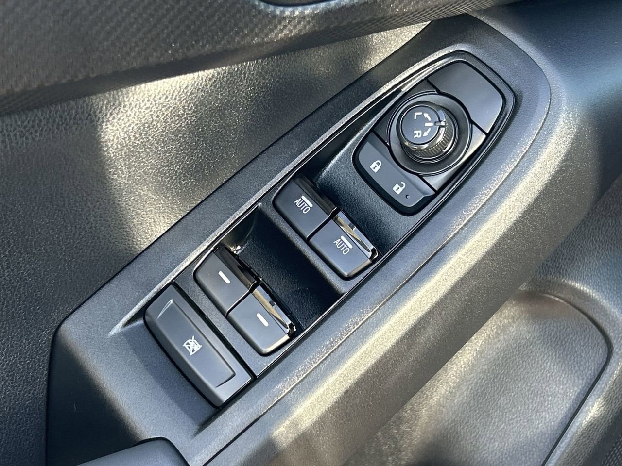 Certified 2025 Subaru Crosstrek 2.5i Sport w/ Crosstrek Mirror Package AWD/4WD image 17