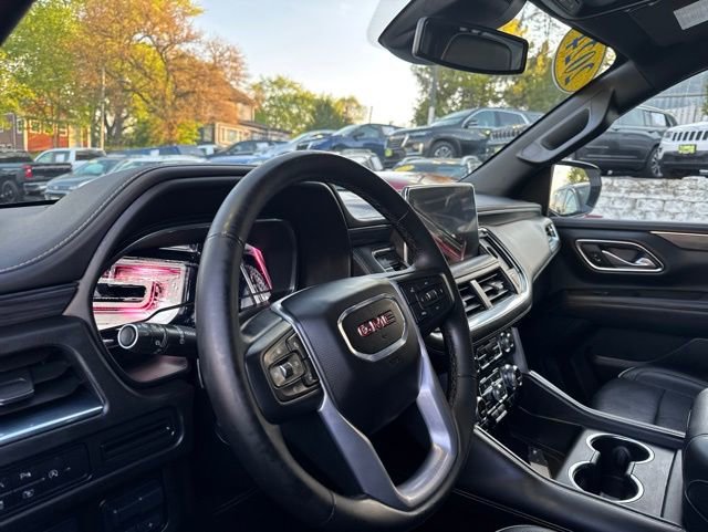 Used 2024 GMC Yukon XL SLT w/ SLT Luxury Package AWD/4WD image 18