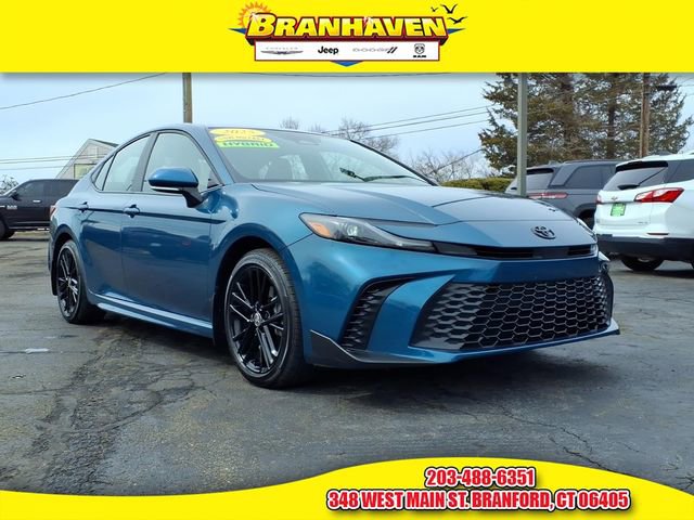 Used 2025 Toyota Camry SE w/ Convenience Package image 1