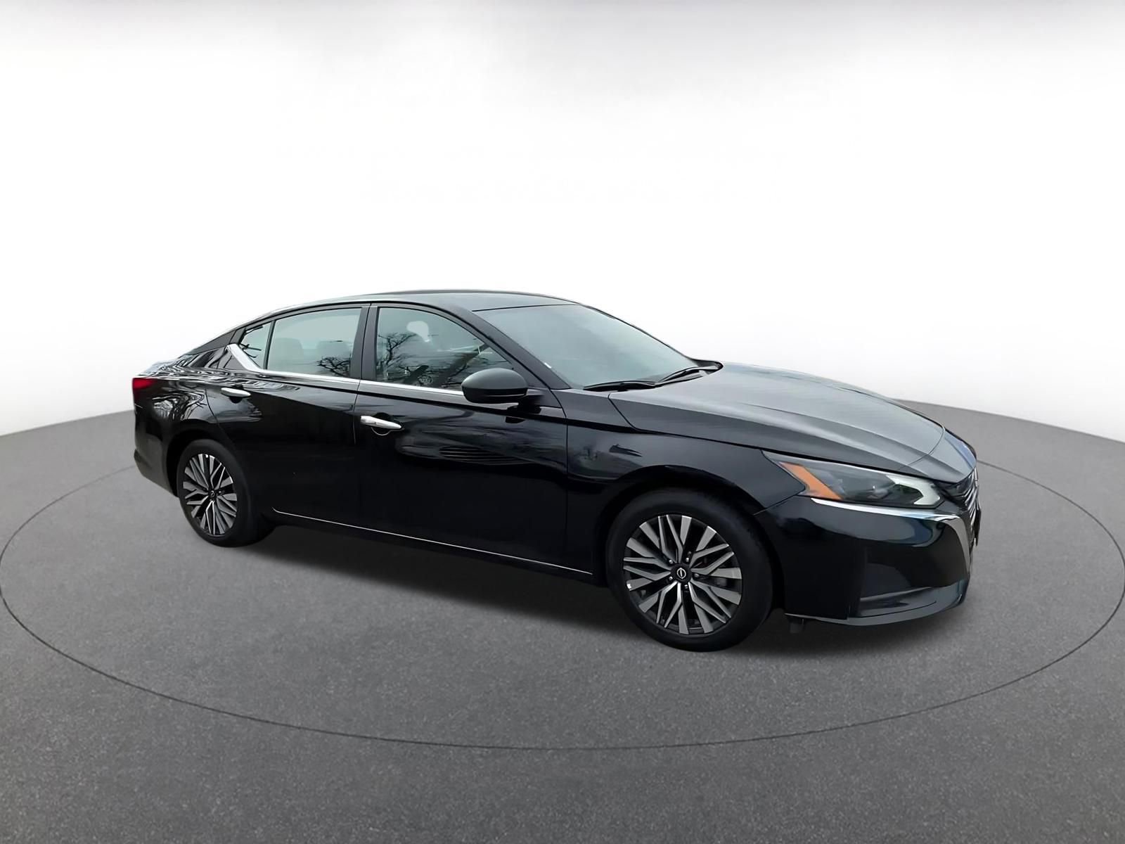 Used 2025 Nissan Altima 2.5 SV video 2