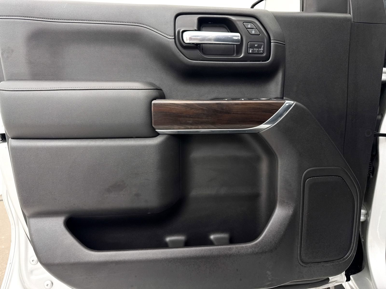 Used 2019 GMC Sierra 1500 SLT AWD/4WD image 22