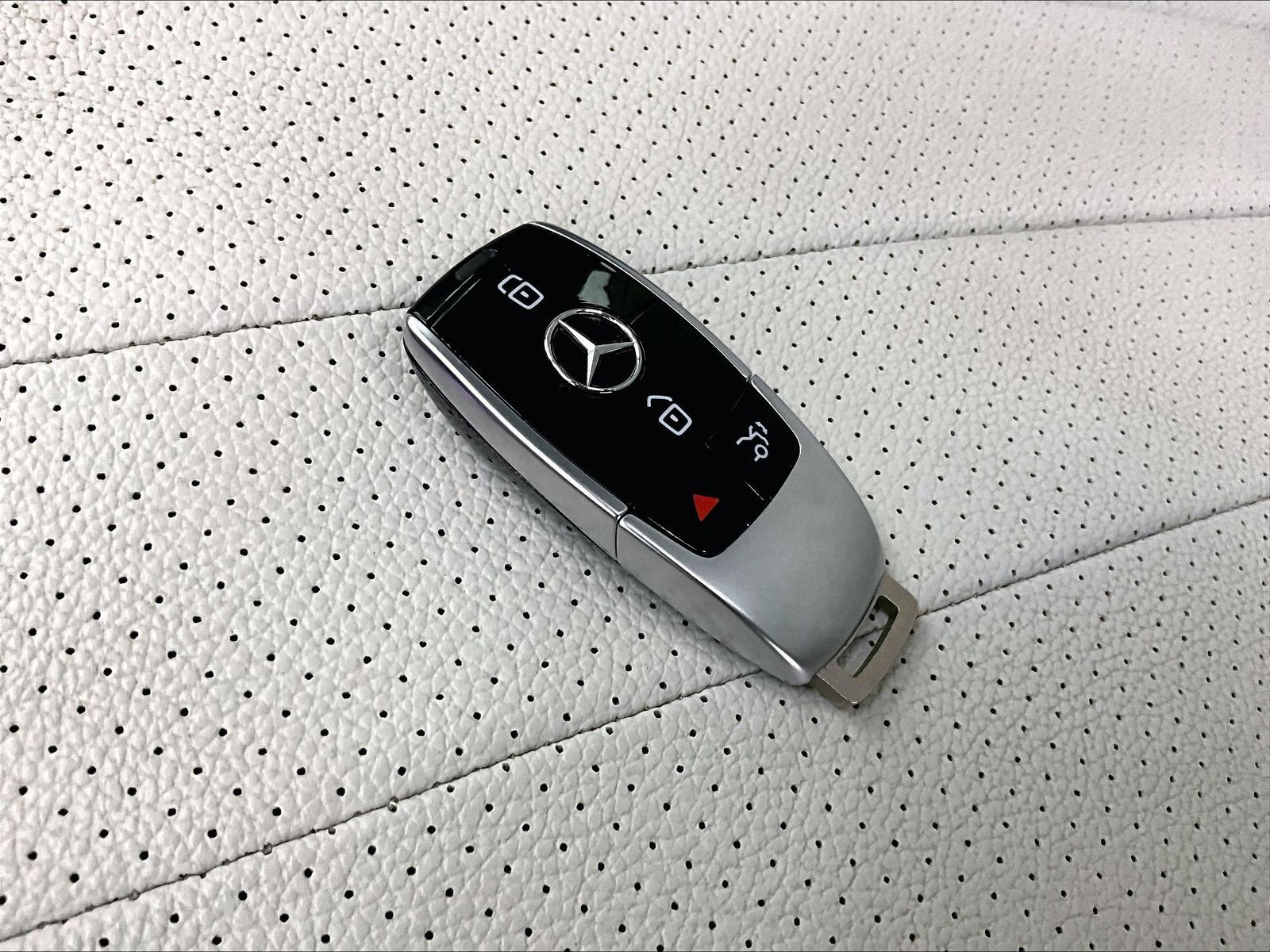 Used 2022 Mercedes-Benz E 350 Sedan image 12