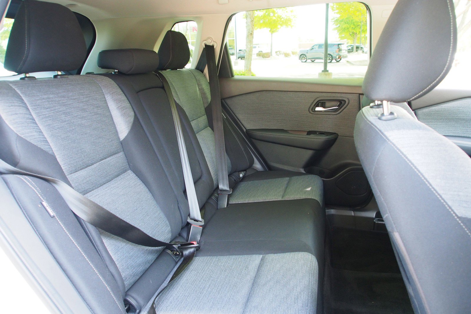 Used 2023 Nissan Rogue SV FWD image 13