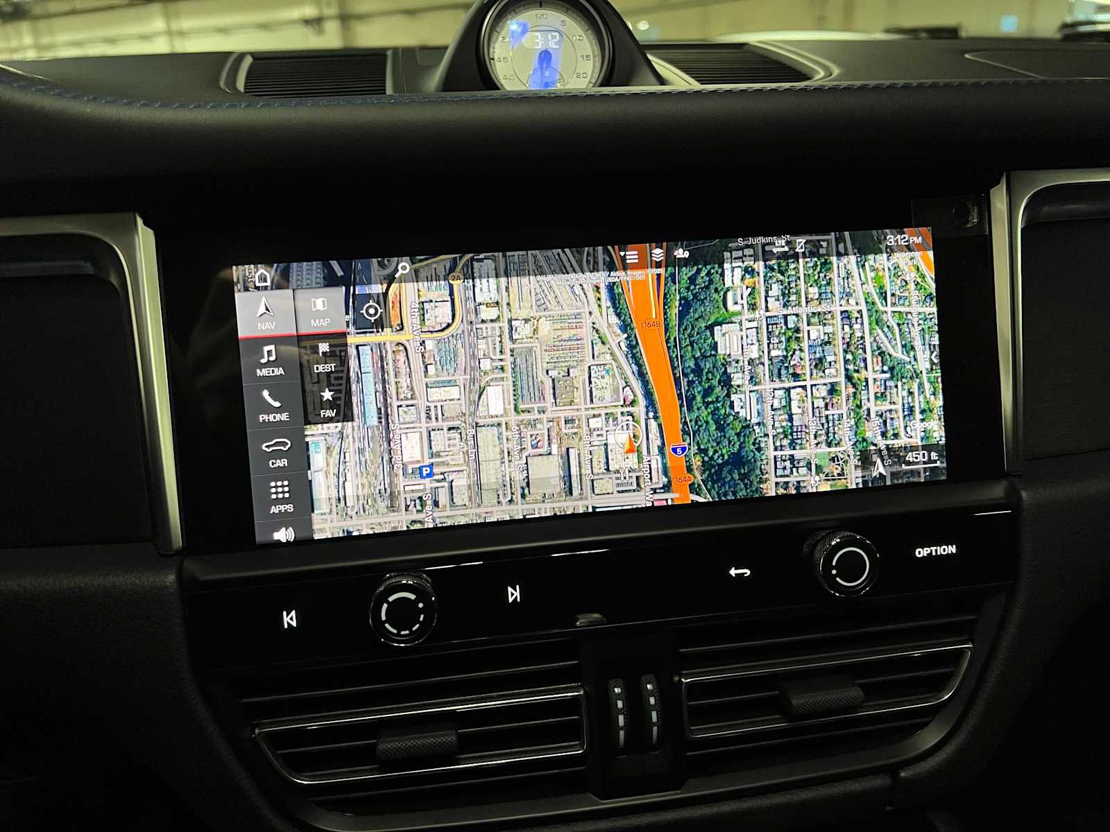 Used 2024 Porsche Macan GTS image 38