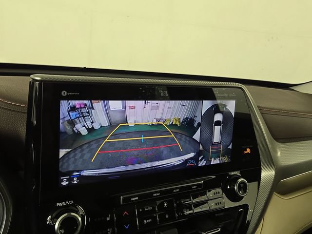 Used 2022 Toyota Highlander Platinum AWD/4WD image 19