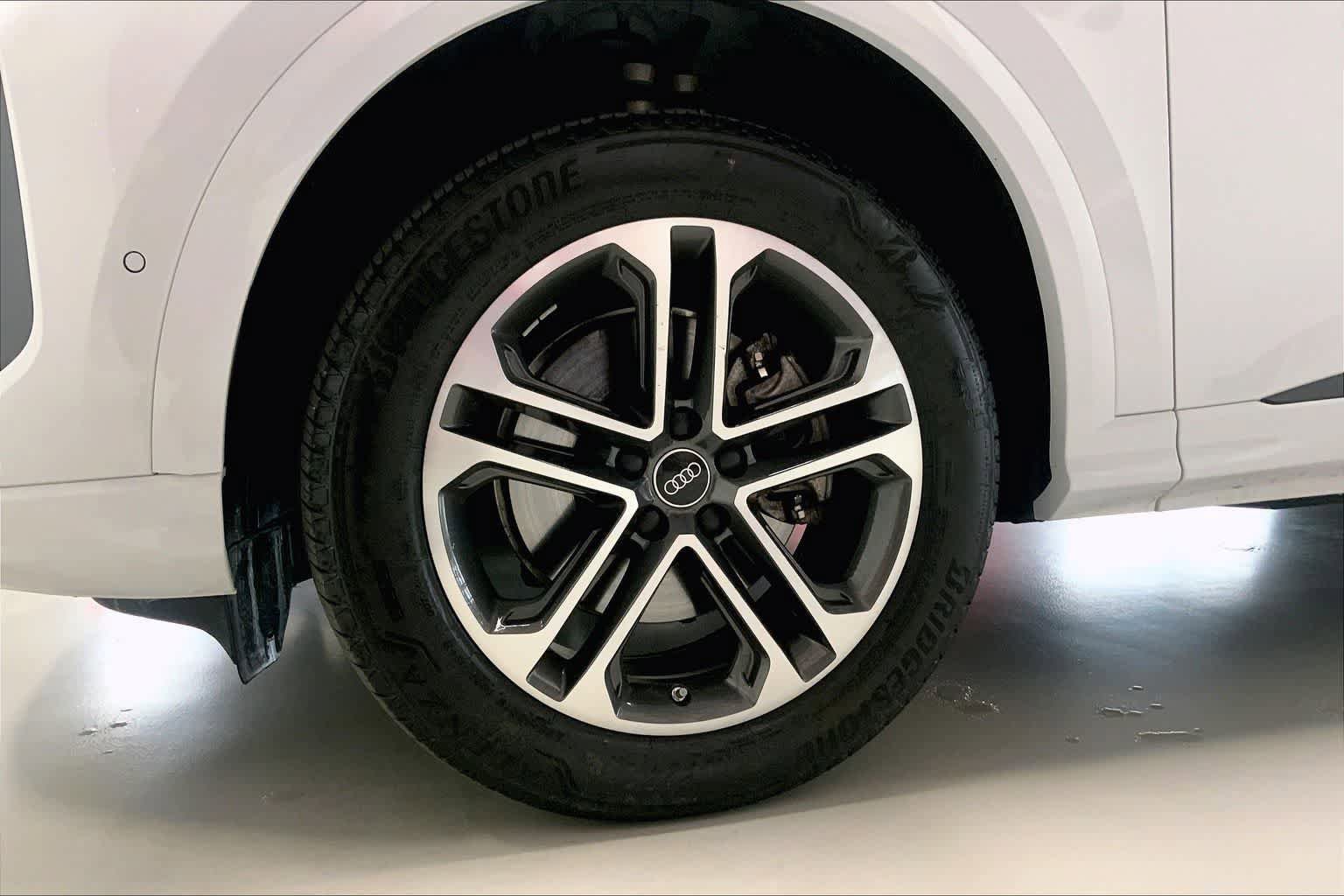 Certified 2025 Audi Q5 Premium w/ Premium Plus AWD/4WD image 8