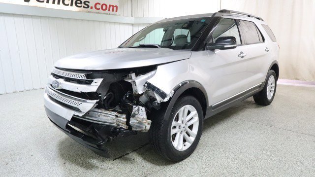 Used 2014 Ford Explorer XLT image 2