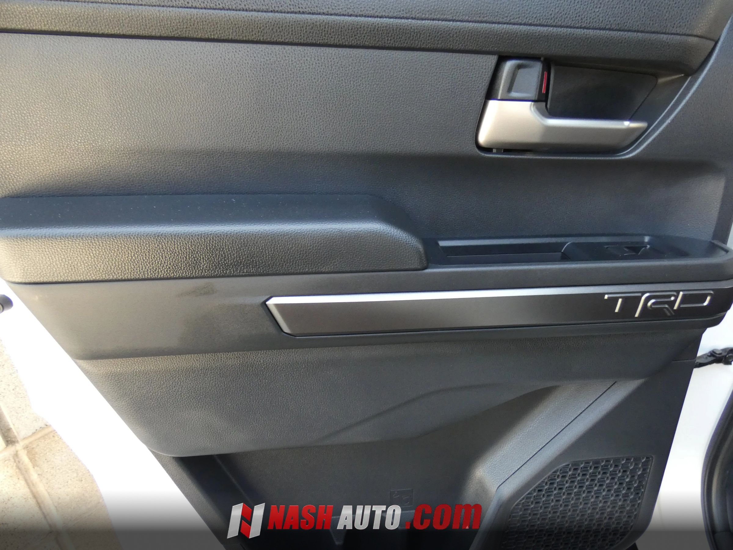 Used 2025 Toyota Tacoma TRD Sport AWD/4WD image 44