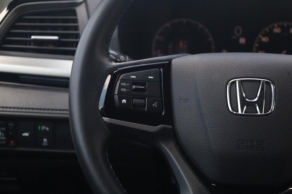 Certified 2025 Honda Odyssey Touring image 10