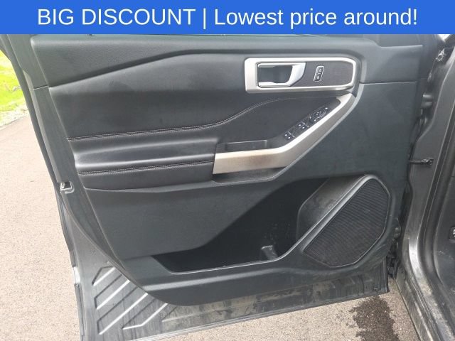 Used 2023 Ford Explorer XLT AWD/4WD image 25