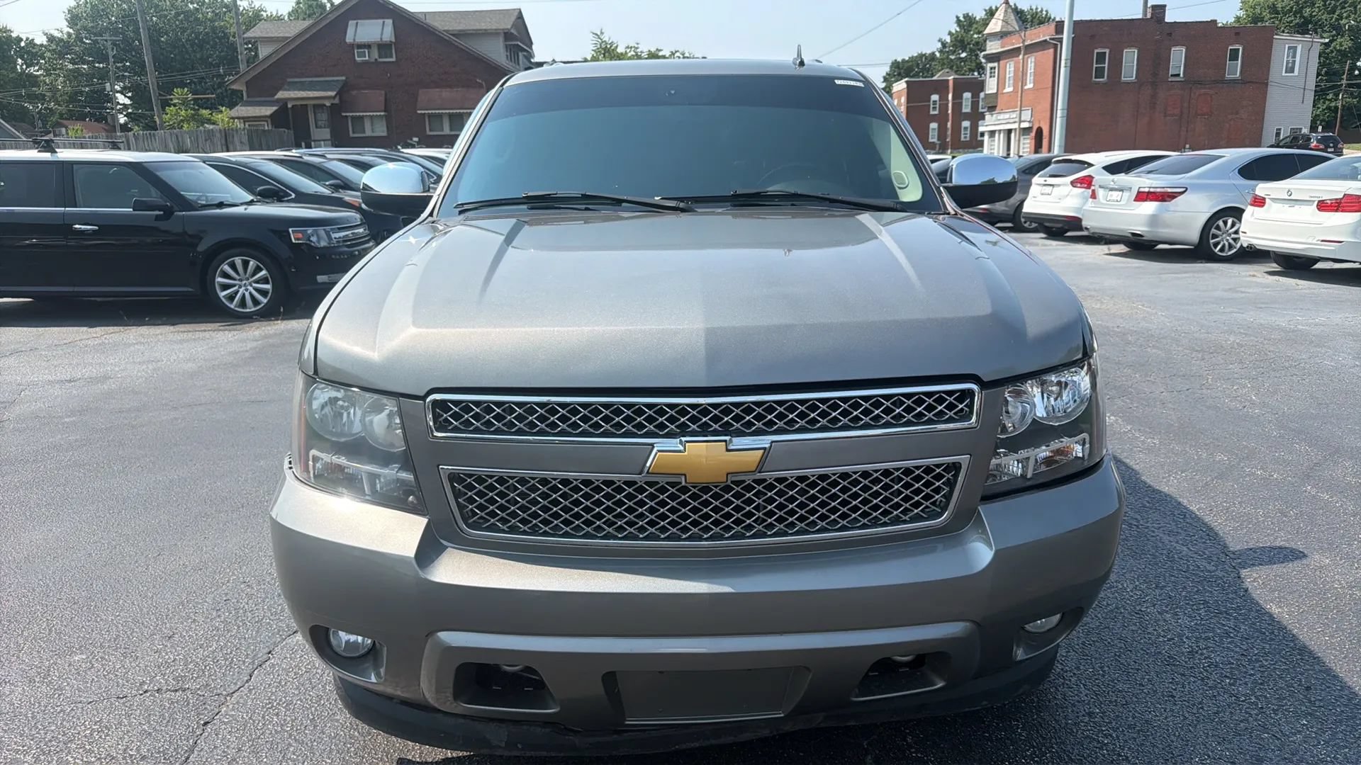 Used 2008 Chevrolet Suburban LTZ w/ LTZ Preferred Equipment Group AWD/4WD image 2