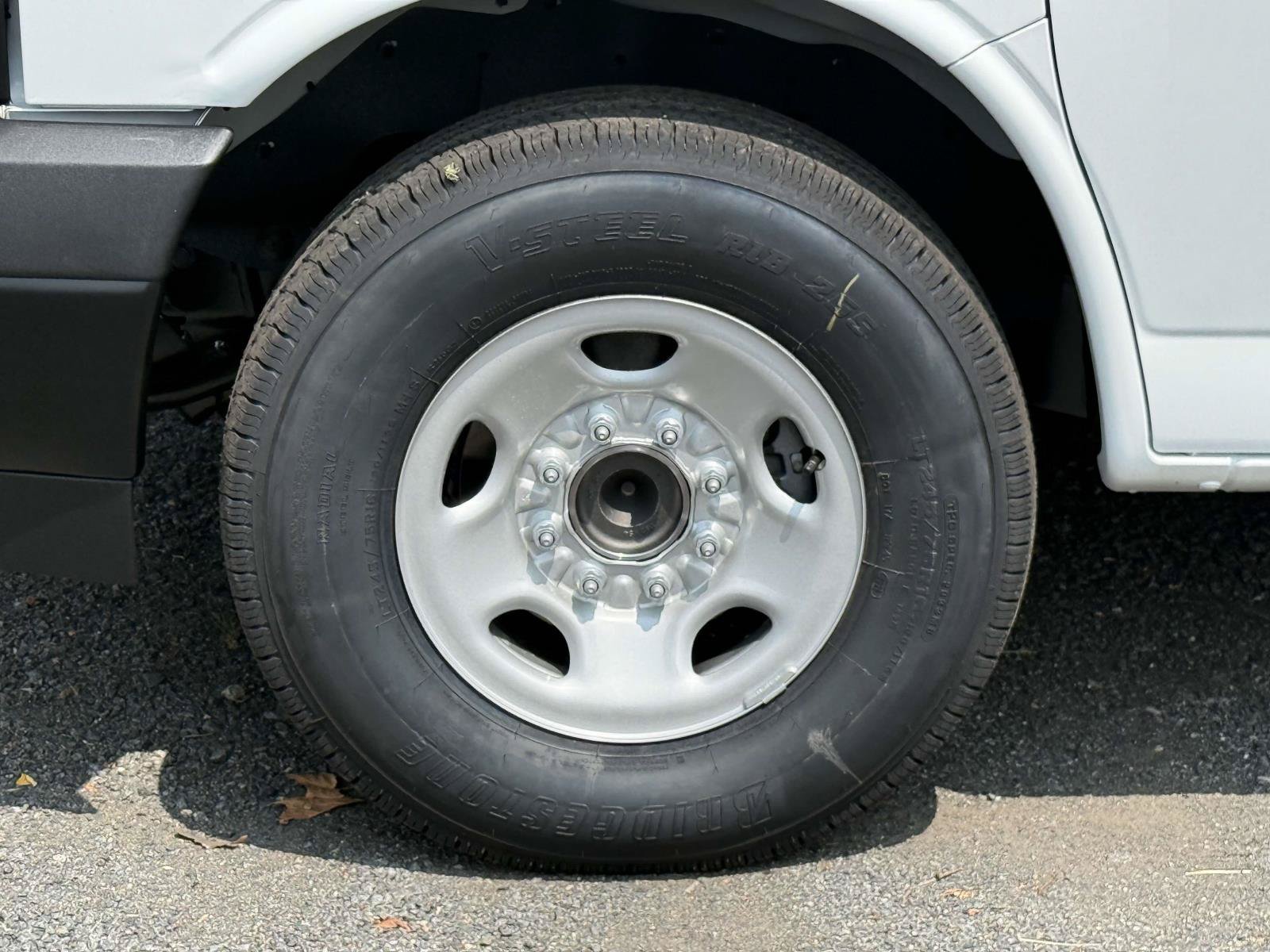 New 2025 Chevrolet Express 3500 Extended RWD image 7