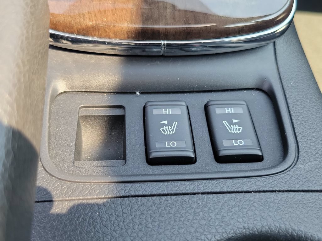 Used 2013 Nissan Sentra SL w/ Premium Pkg FWD image 30