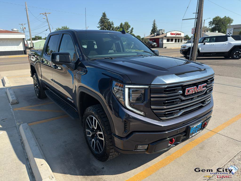Used 2024 GMC Sierra 1500 AT4 w/ Technology Package image 4