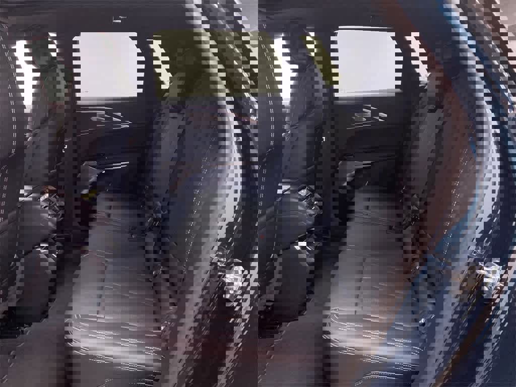 Certified 2025 Cadillac Lyriq Luxury image 17