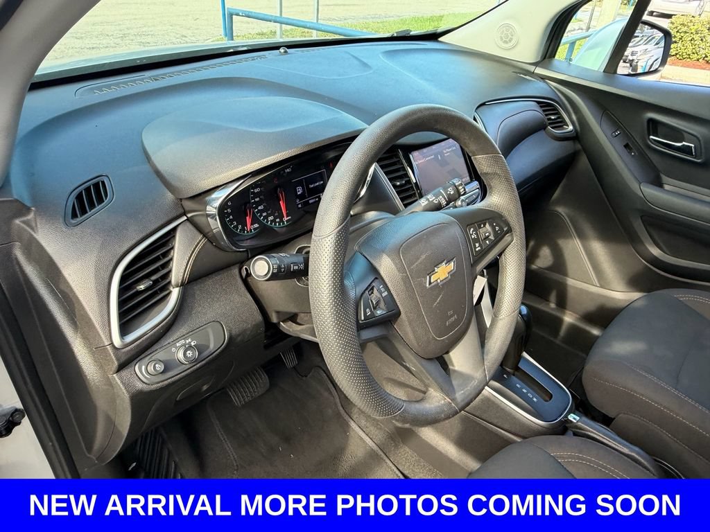 Used 2020 Chevrolet Trax LS w/ Tint and Cruise Package FWD image 10