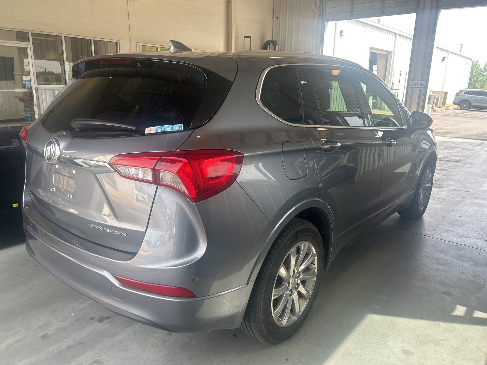 Used 2020 Buick Envision Essence image 4