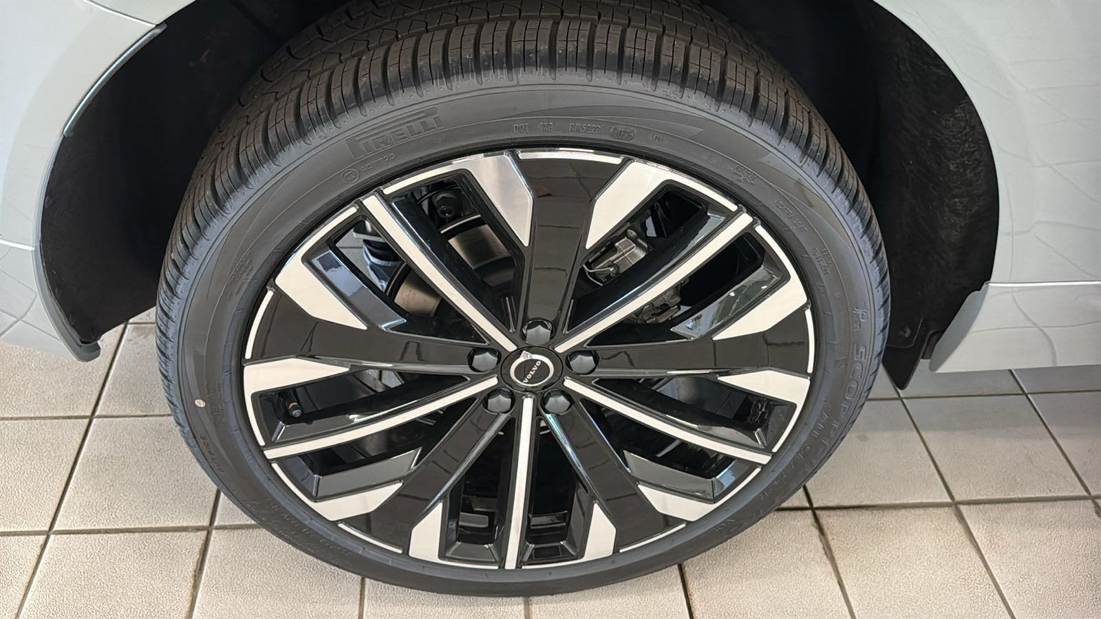 New 2026 Volvo XC60 B5 Ultra w/ Protection Package Premier AWD/4WD image 31