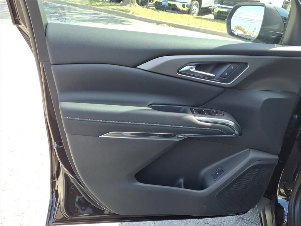 New 2026 Chevrolet Traverse LT w/ Sun and Wheel Package image 11